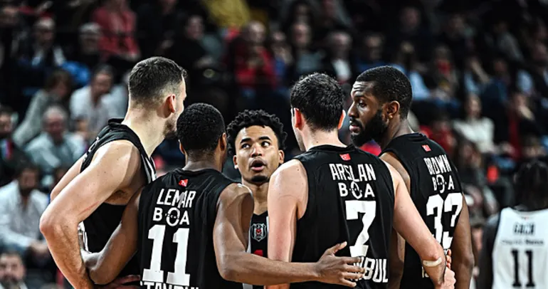 Beşiktaş, Fransa’da geriden gelip kazandı!