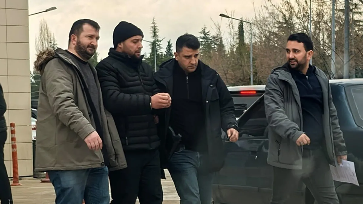 Bursa’da firari hükümlü pencereden atlamak isterken kıskıvrak yakalandı!