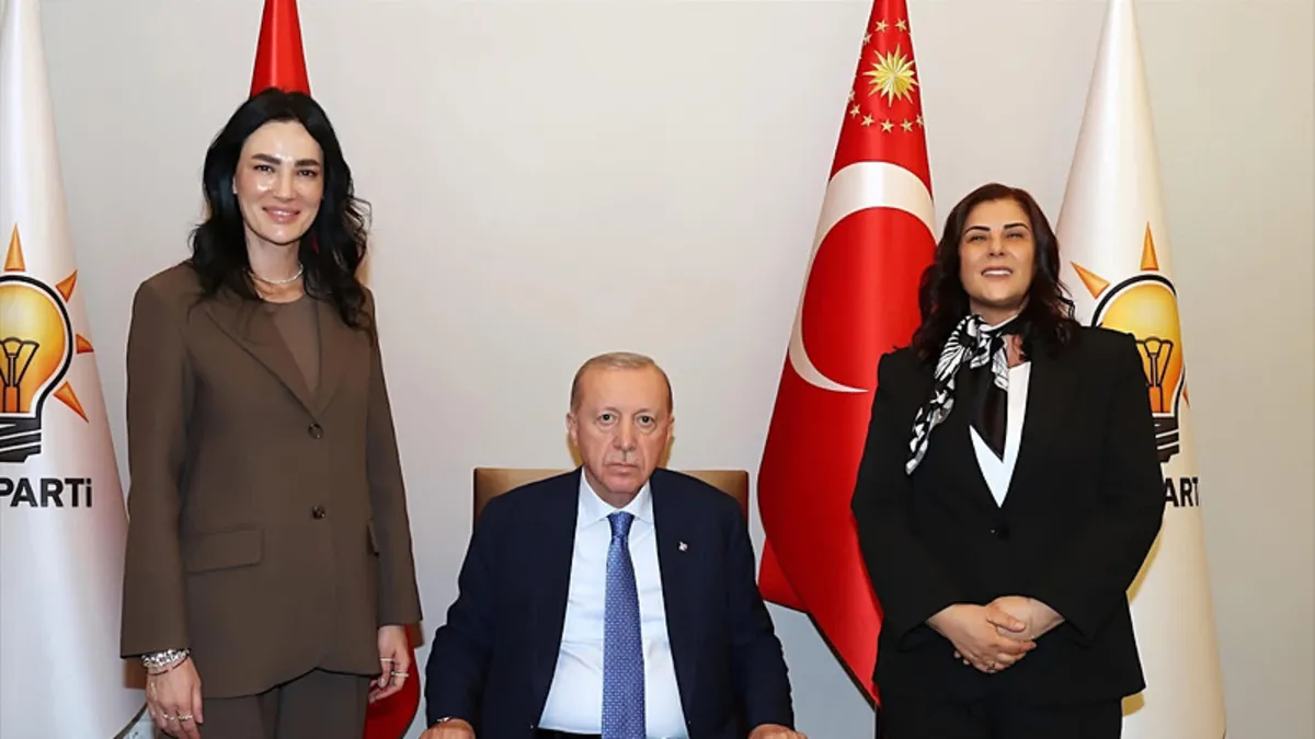 Başkan Erdoğan’ı ziyaret eden Çerçioğlu: “Aydın’a yeni eserler kazandıracağız” Başkan Erdoğan’ı ziyaret eden Çerçioğlu: “Aydın’a yeni eserler kazandıracağız”