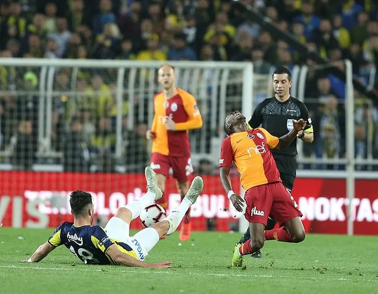Son Dakika: Fenerbahçe Galatasaray maçından sonra saha içinde gergin anlar! Yine Belhanda yine Jailson...