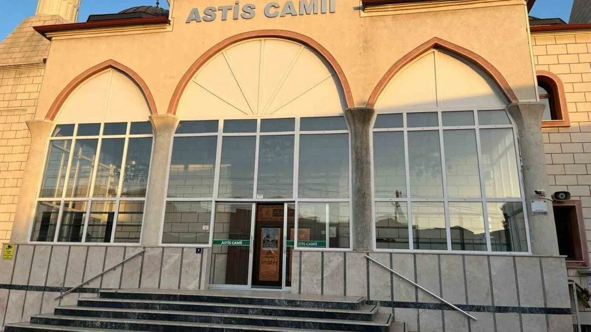 Aydın’da namazdan sonra kalp krizi geçiren müezzin öldü