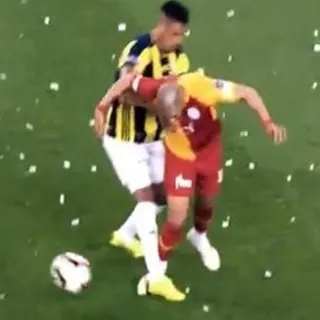 Ne yapsaydım, hakeme 'golü iptal et' mi deseydim?