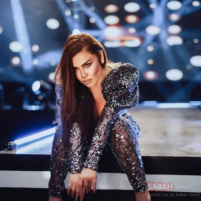 Dudaklarıyla pipet bile tutamıyordu! Şarkıcı Lara’yı görenler tanıyamadı