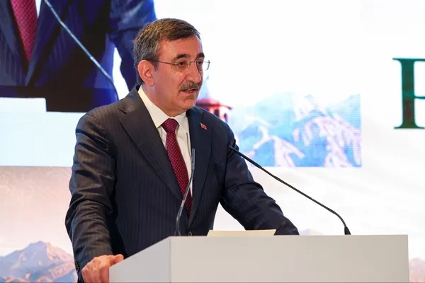 cevdet-yilmaz-pakistan-ile-ticaret-hacminde-hedef-5-milyar-dolar-1783166052087.jpg