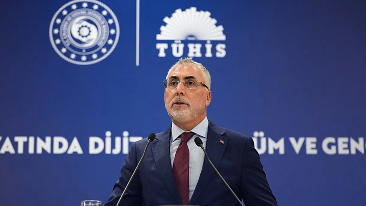 Bakan Işıkhan: “Emeği ve sosyal adaleti merkeze alan her çalışmanın destekçisi olacağız” Bakan Işıkhan: “Emeği ve sosyal adaleti merkeze alan her çalışmanın destekçisi olacağız”