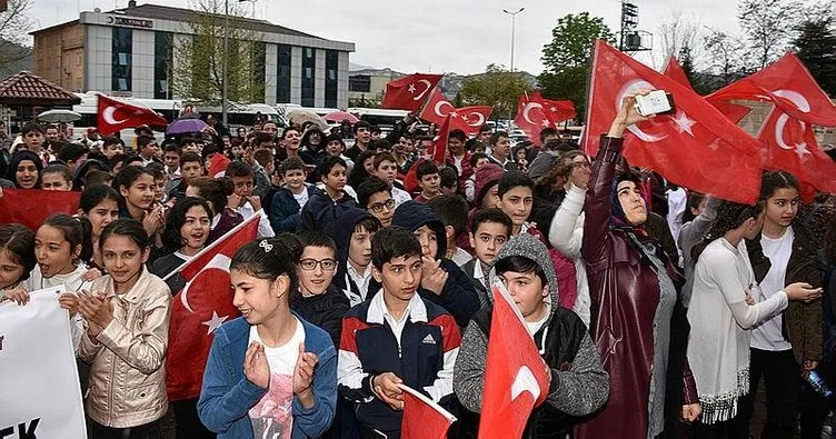 Öğrencilerden Mehmetçik Vakfı’na 86 bin TL bağış
