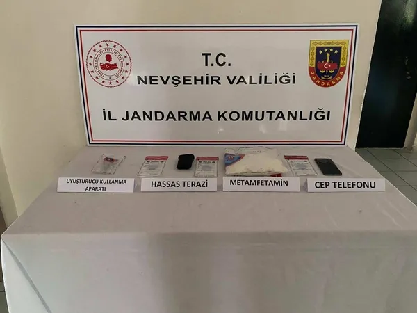 avanosta-1-kilo-453-gram-metamfetamin-yakalandi-1786180849754.jpeg