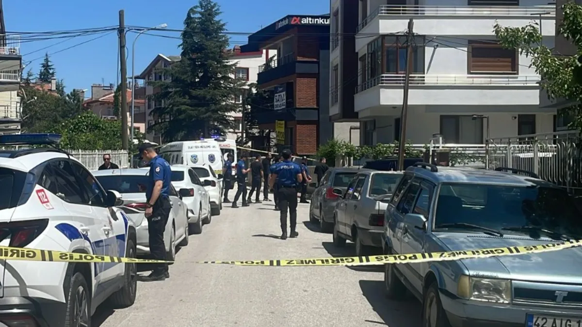 Konya’da evlat dehşeti! Anne ve babasını bıçaklayarak katletti Konya’da evlat dehşeti! Anne ve babasını bıçaklayarak katletti