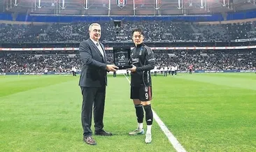 Oh ve Murillo’ya maç öncesi plaket