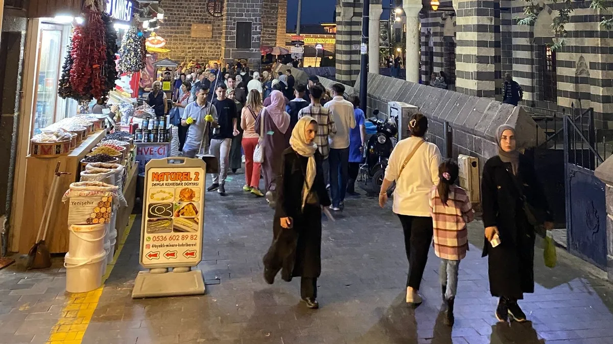 Sur’da huzur gezintisi – Yaşam Haberleri Sur’da huzur gezintisi – Yaşam Haberleri