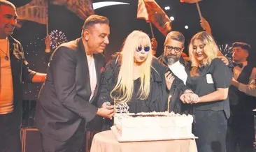 Doğum gününde yeni şarkısını tanıttı