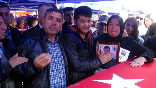 Afrin şehidi Uzman Çavuş'u Kahramanmaraş'ta 10 bin kişi uğurladı