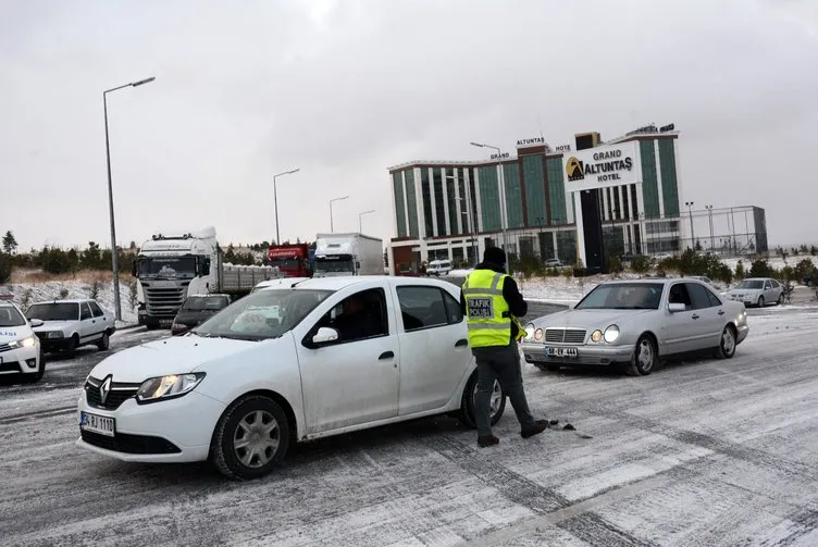 Sivas ve Aksaray’da zincirleme trafik kazası: Çok sayıda yaralı var