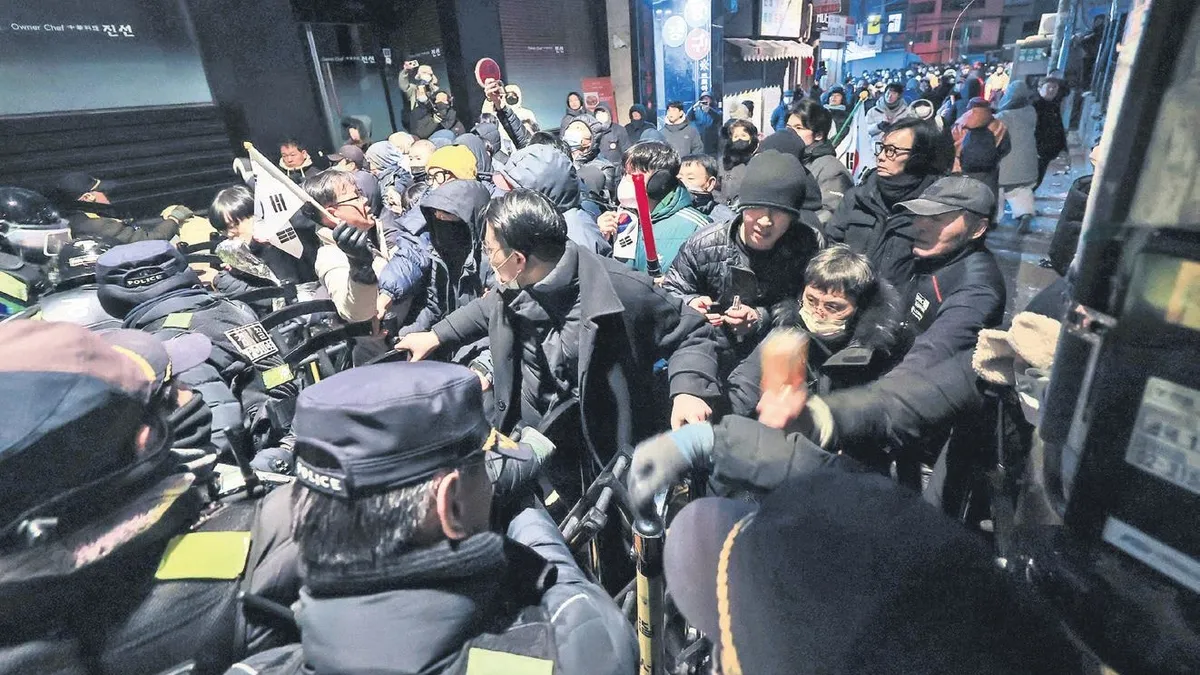 Güney Kore Başkanı Yoon resmen tutuklandı Güney Kore Başkanı Yoon resmen tutuklandı