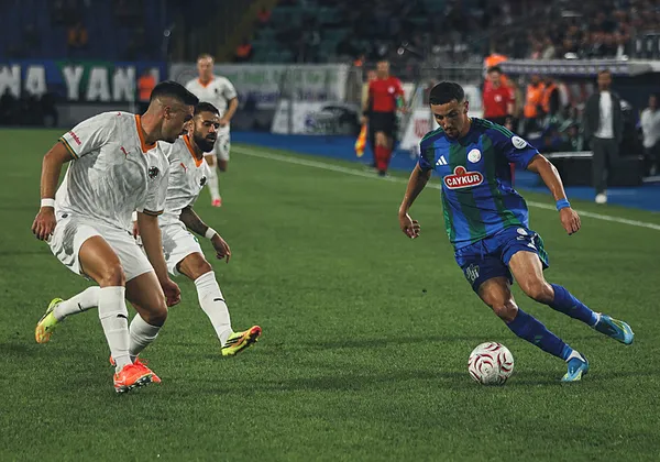 alanyaspor-rizespor-deplasmaninda-galip-1788807203247.jpeg
