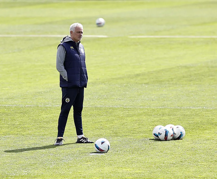 Son dakika haberi: Fenerbahçe’de imzalar atılıyor! Mourinho onayı verdi...