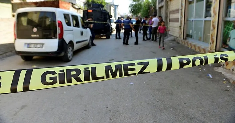 Adana’da iki grubun çatışmasını izleyen şahıs vuruldu