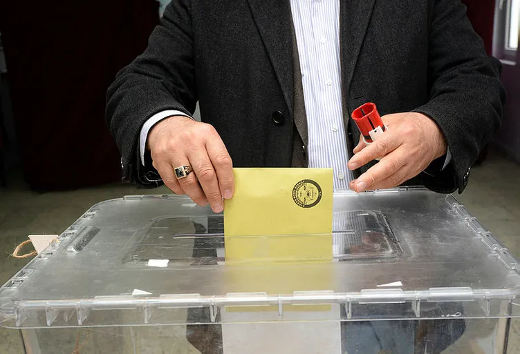 Türkiye sandık başında! 57 milyon seçmen tercihini yapıyor