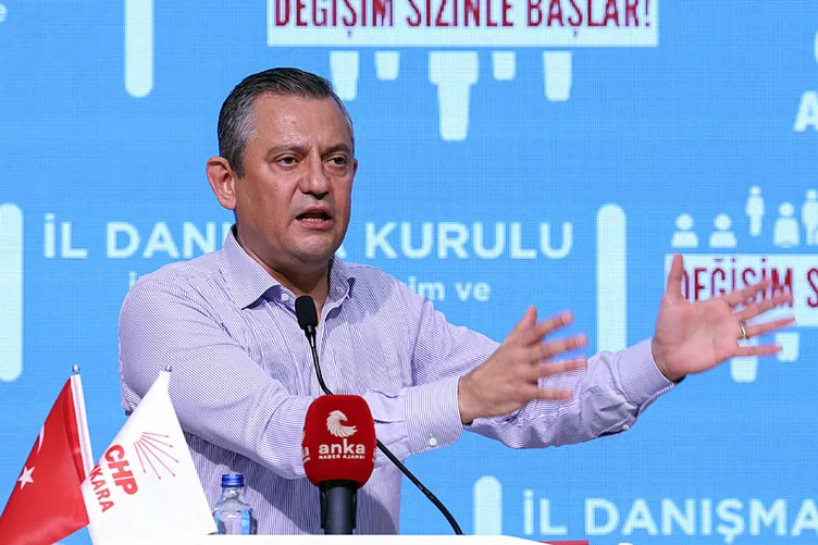 CHP’de 52. madde krizi! Özgür Özel savunuyor, parti içi ’kaynıyor’!