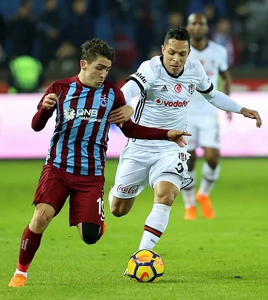Trabzonspor-Beşiktaş derbisinden kareler
