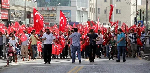 Şanlıurfa şehitler için yürüdü!