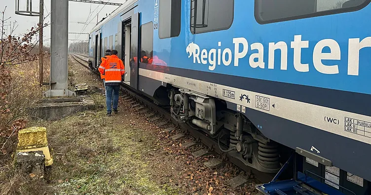Çekya’da şoke eden kaza: İki yolcu treni çarpıştı