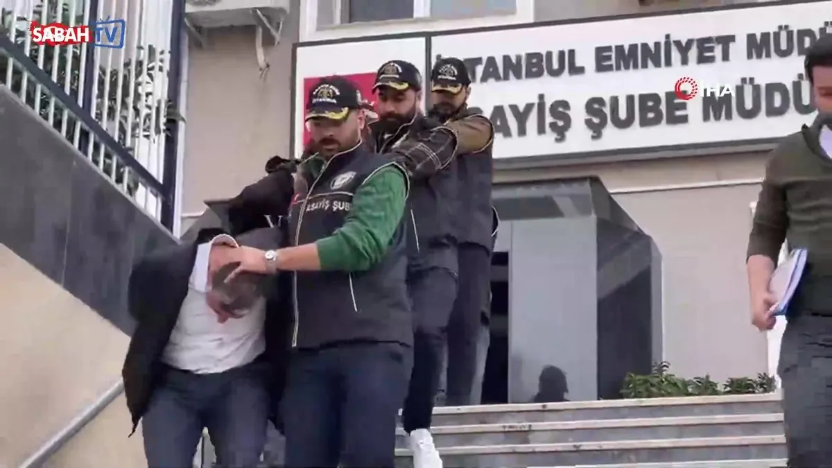 İstanbul’da 6 milyonluk araç kiralama dolandırıcılığı yapan şüphelilere operasyon: 5 gözaltı | Video videosunu izle İstanbul’da 6 milyonluk araç kiralama dolandırıcılığı yapan şüphelilere operasyon: 5 gözaltı | Video videosunu izle