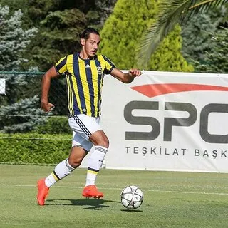 Son dakika transfer haberleri! Fenerbahçe'ye transferi açıklandıktan 1 saat sonra kiralandı