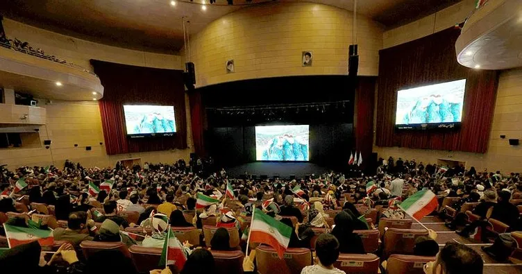 Tahran’da, İran-ABD maçı heyecanla takip edildi