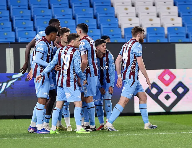 canli-trabzonspor-eyupspor-deplasmaninda-1773845270984.jpg