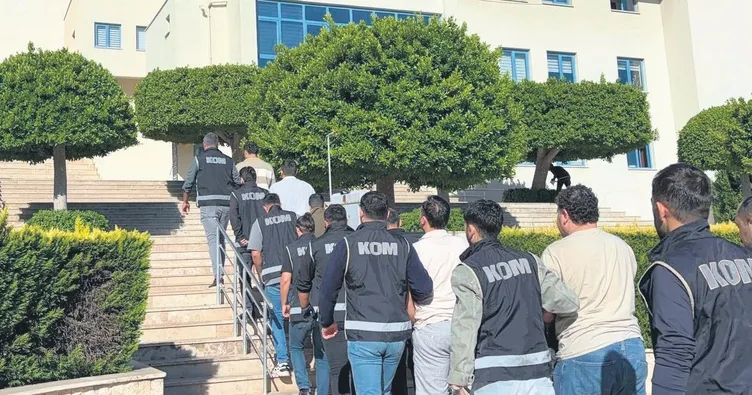 Yurtdışına kaçarken yakalandılar