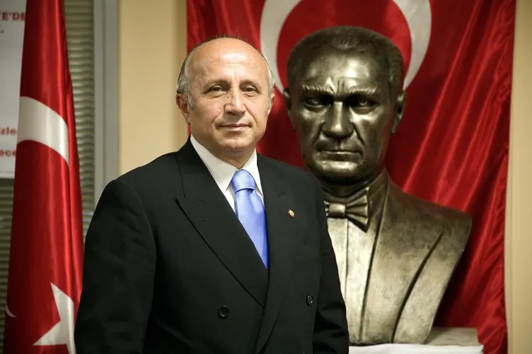 YAŞAR NURİ ÖZTÜRK KİMDİR? Son Dakika Haberler
