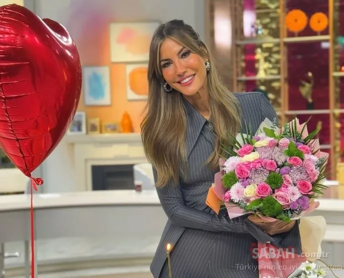 46 yaşındaki Çağla Şıkel’in siyahlar içindeki haline beğeni yağdı!