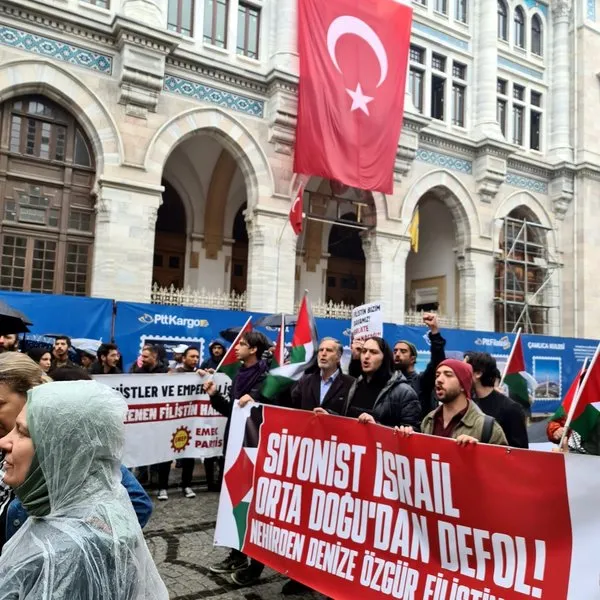 olen-ve-oldurulen-filistinleri-anmak-icin-nakbanin-77-yildonumunde-israili-protesto-edilen-eylem-yapildi-1747504536302.jpg