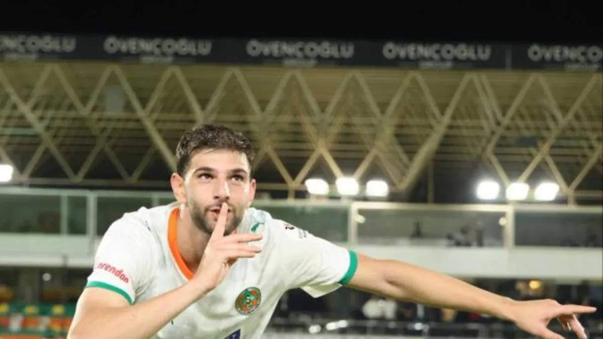 Trabzonsporlu futbolcular sahada