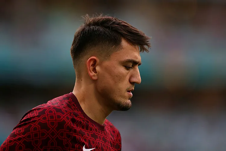 cengiz-underden-transfer-mesaji-ucak-paylasimi-dikkat-cekti-1625313311359.jpg
