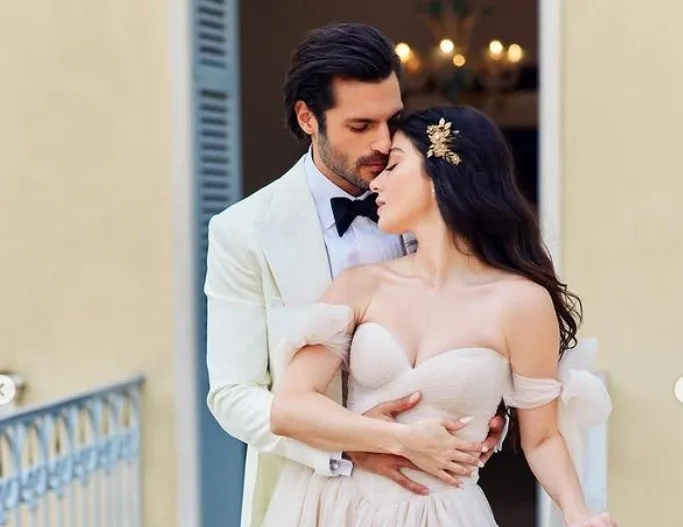 Bizi gerçek aşka onlar inandırdı! Serkan Çayoğlu ve Özge Gürel’in ilişkisi bakın nasıl başlamış... Ayrı kalamıyorduk...