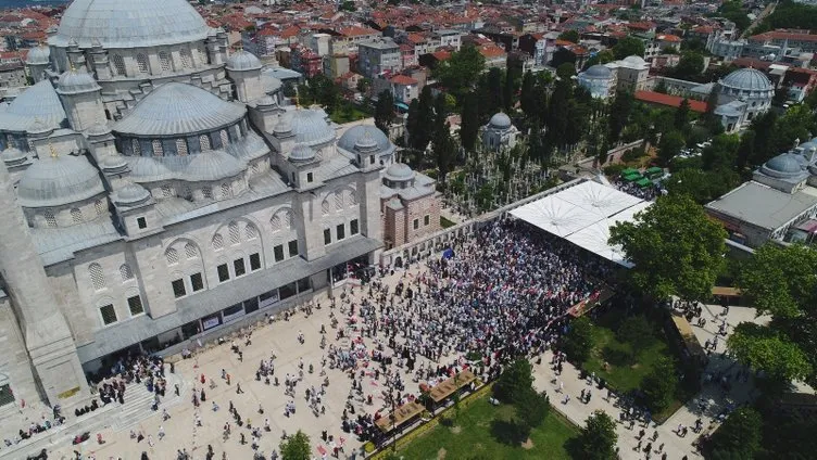 Türkiye’nin dört bir yanında Muhammed Mursi için gıyabi cenaze namazı kılındı