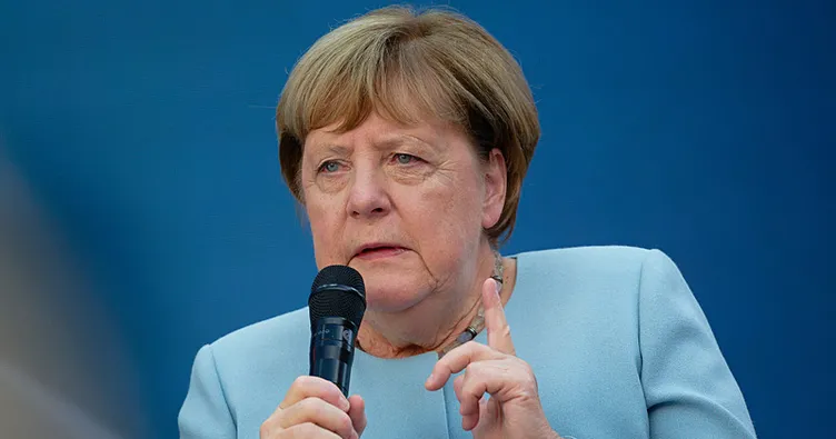 Almanya’da AfD depremi Merkel’i de sarstı: Kalbim kan ağlıyor