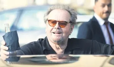 Jack Nicholson kendini eve kapattı