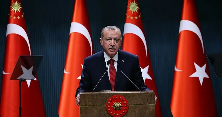 Cumhurbaşkanı Erdoğan’ın erken seçim kararını verdiği basın toplantısından kareler