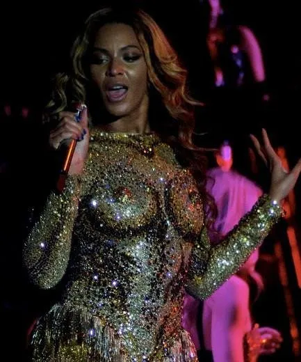 Beyonce’nin turne kıyafeti olay yarattı