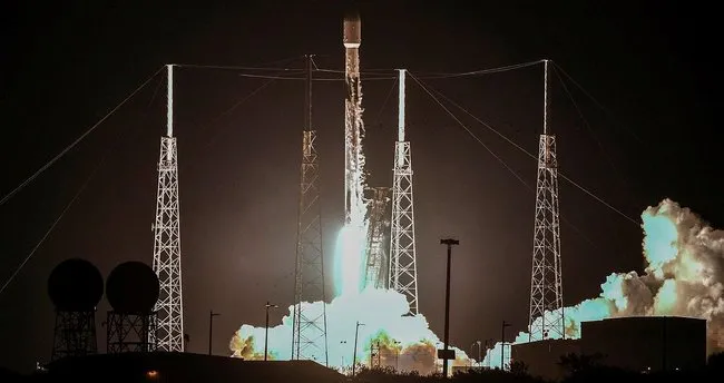 2 internet uydusu Falcon-9 ile yörüngeye fırlatıldı