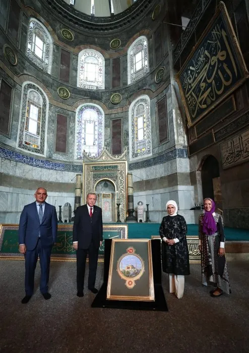 Cumhurbaşkanı Erdoğan ve MHP lideri Bahçeli Ayasofya Camii'nde incelemelerde bulundu