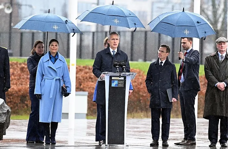 İsveç resmen NATO üyesi oldu! Bayrak töreninde dikkat çeken nükleer silah açıklaması