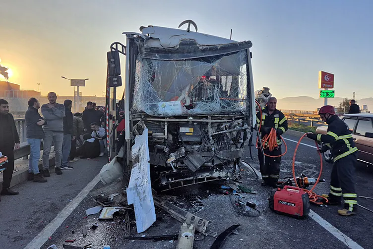 İşçi servisi TIR’a arkadan çarptı: 22 yaralı!