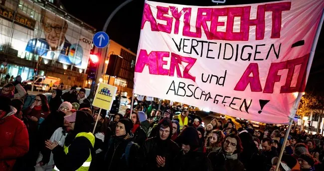 Almanya’da ayaklanma CDU’ya öfke yağdı!