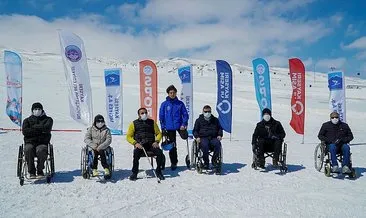 Erciyes’te engelliler kayak yaptı