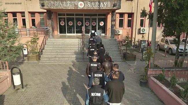 karabuk-ve-bartinda-kacak-silah-operasyonu-48-silah-ele-gecirildi-1793115585944.jpeg Karabük ve Bartın’da kaçak silah operasyonu: 48 silah ele geçirildi!