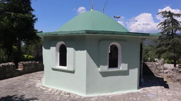 zarar-goren-turbe-onarilarak-ziyarete-acildi-1658914257295.jpg